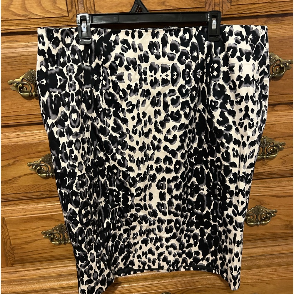Leopard print skirt